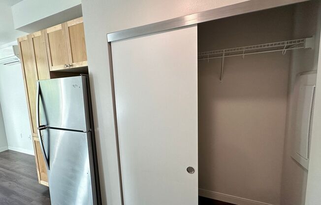 Studio, 1 bath, 412 sqft, $1,549, Unit Unit 401