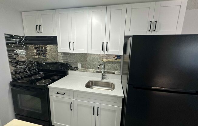 Spacious 1 Bedroom / 1 Bathroom apartment with a comfortable and functional layout.