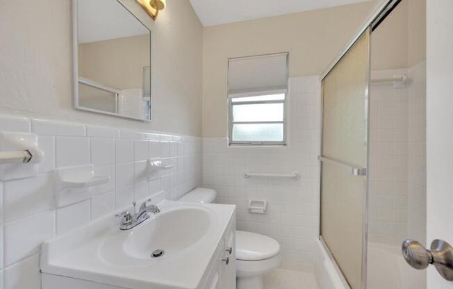 3 beds, 2 baths, 1,024 sqft, $1,050