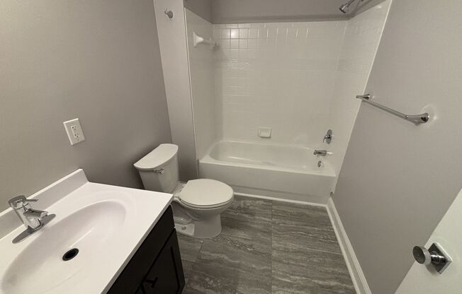 Studio, 1 bath, $1,170, Unit 407