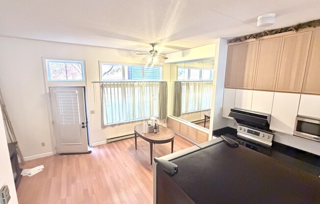 10 EUGENE CIR