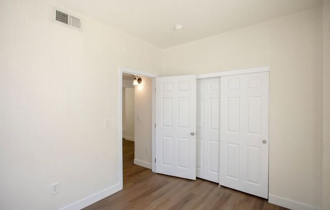 3 beds, 2 baths, $1,595, Unit Building #11