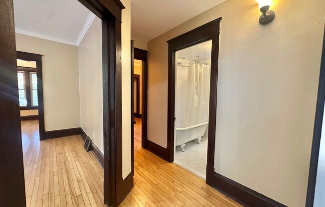 2 beds, 1 bath, $1,495, Unit Lower