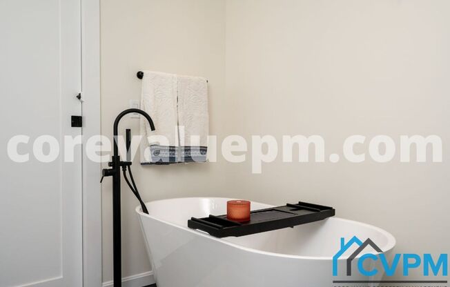 5 beds, 4.5 baths, $4,000