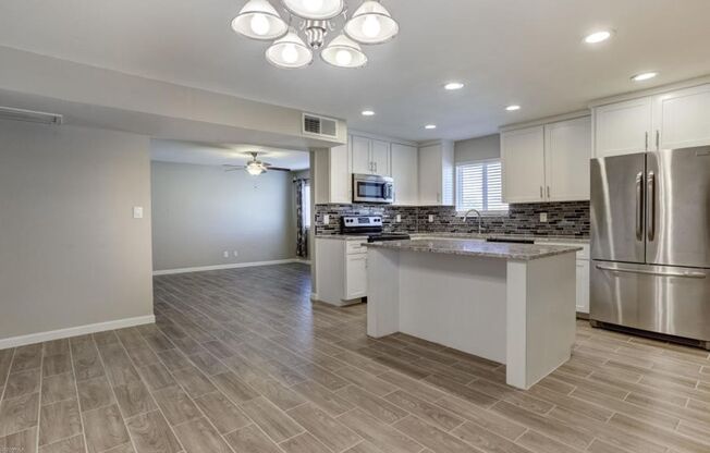 Fully remodeled 3 bed/2 bath home in desirable Tempe area!