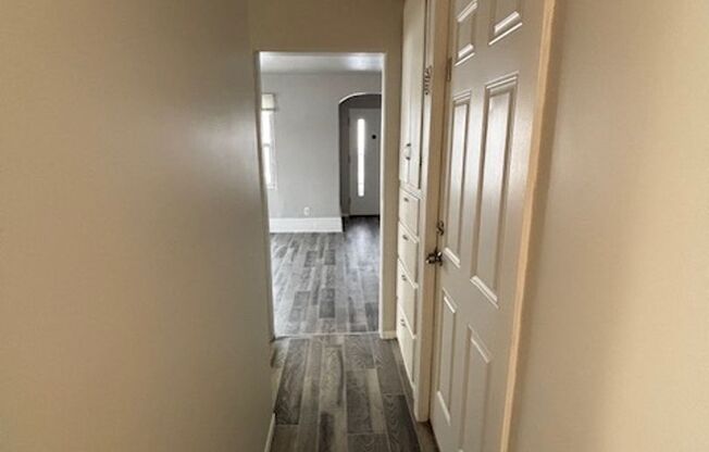 1 bed, 1 bath, 414 sqft, $945, Unit Unit B