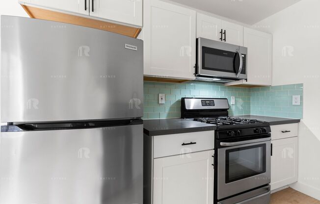 (Anna:B) 11133 Cumpston Street