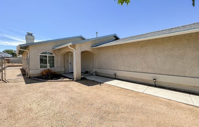 Wonderful 3 Bedroom 2 Bath in Yucca Valley