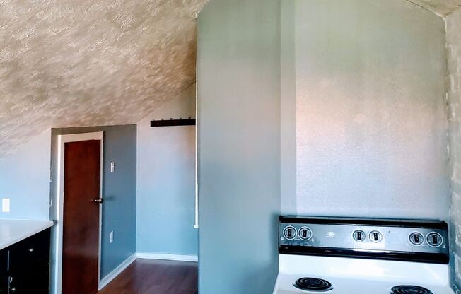 1 bed, 1 bath, $650