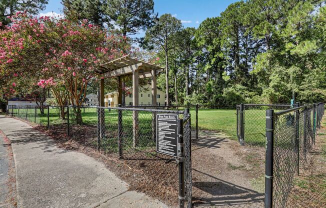 3 beds, 2 baths, 990 sqft, $1,200, Unit 06D