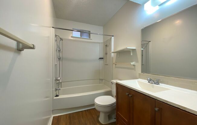 2 beds, 1.5 baths, 1,048 sqft, $1,700