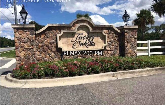 1520 SCARLET OAK LOOP