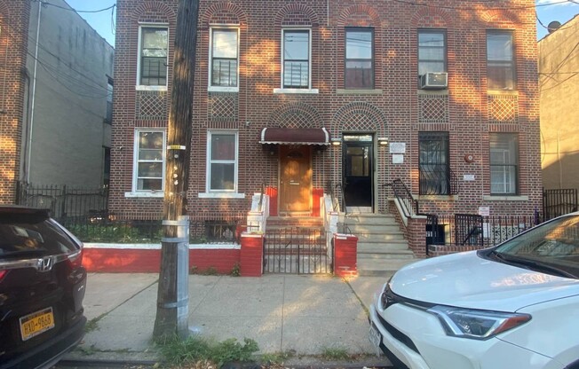 435 HERZL ST