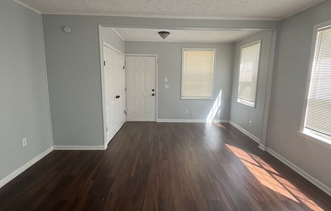 3 beds, 1 bath, $1,225