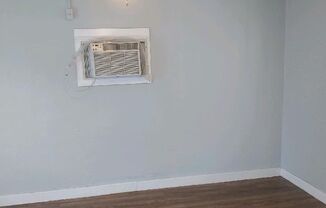 1 bed, 1 bath, $875, Unit Unit 2