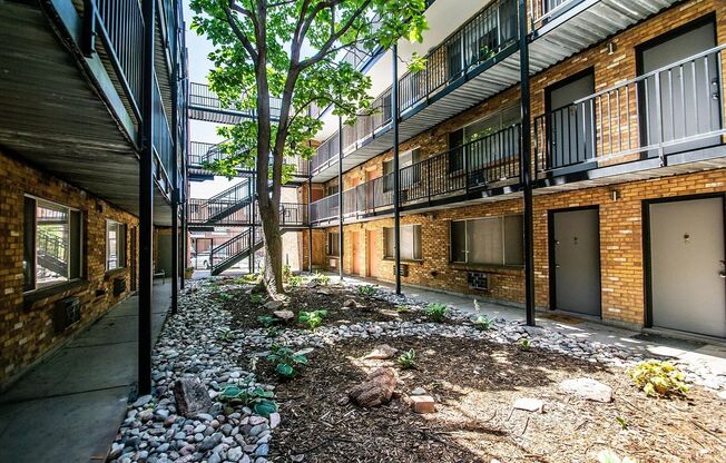 809 North Dexter Street | Denver, CO