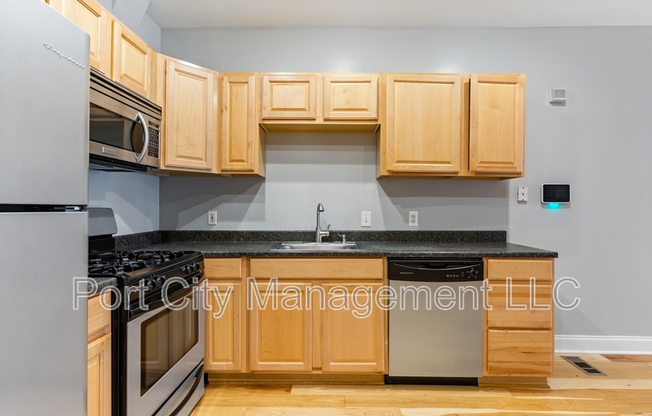 3210 E FAIRMOUNT AVE