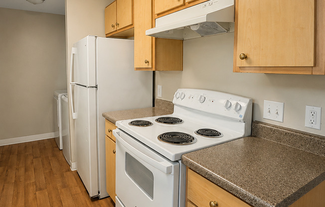 3 beds, 2 baths, $1,695, Unit 67