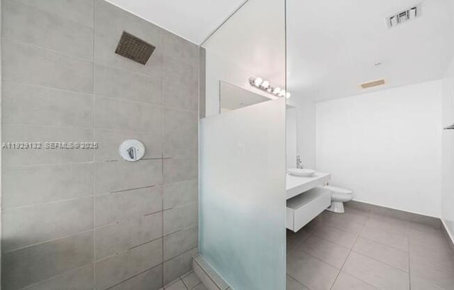 2 beds, 2 baths, 1,389 sqft, $4,400, Unit 92 SW 3rd St # 4610