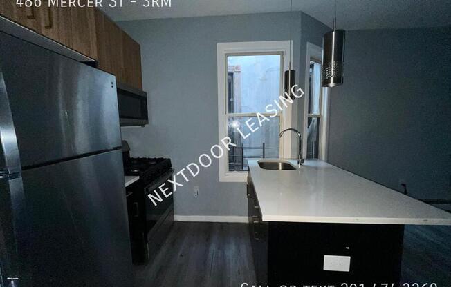 486 MERCER ST