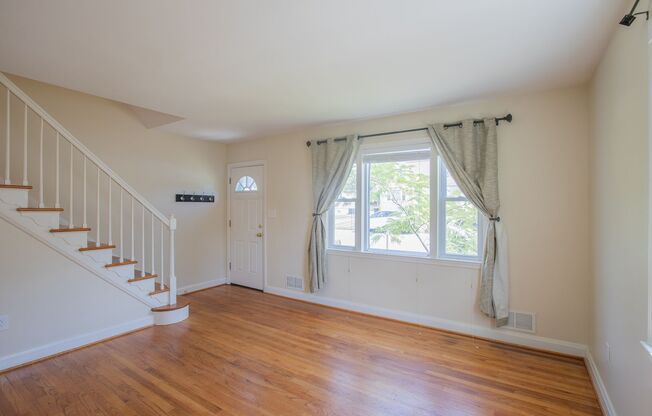 Charming 4 BR/2.5 BA Single-Family Home in Pasadena!