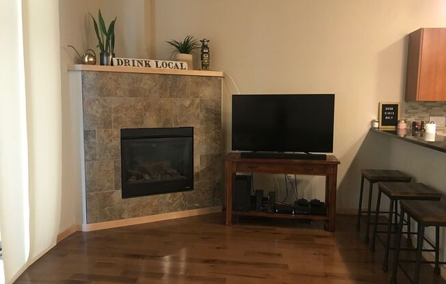 1 bed, 1.5 baths, 1,022 sqft, $1,950, Unit 104