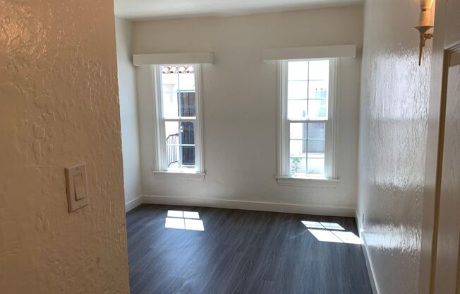 2 beds, 1 bath, $2,850