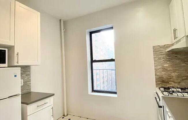 1235 1 AVE