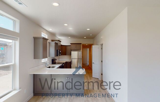 3 beds, 2 baths, 1,064 sqft, $1,895, Unit 325 Cowden