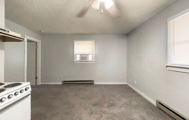 1 bed, 1 bath, 450 sqft, $575, Unit Apt. 5