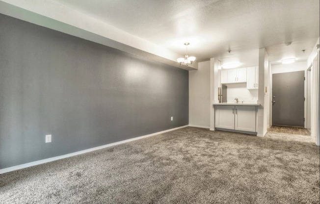 Top Floor 1 Bedroom 1 Bath Unit in Federal Way