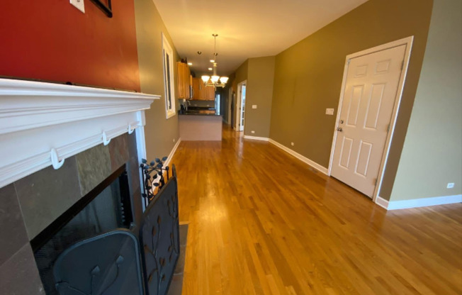 7153 W IRVING PARK RD