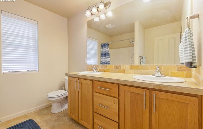 3 beds, 2.5 baths, $2,495