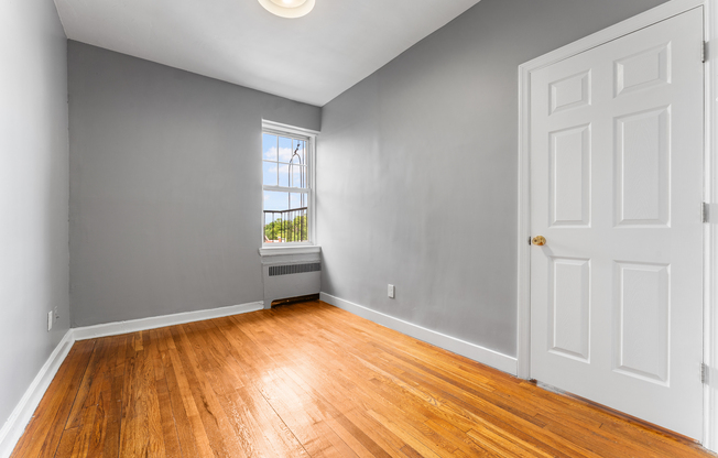 2 CHAPMAN PL