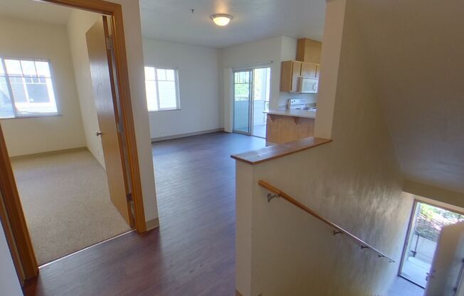 4 beds, 2 baths, $3,200, Unit 10