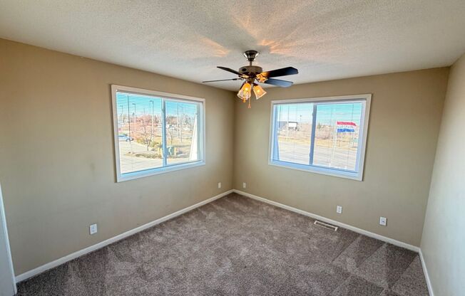 3 beds, 3 baths, 1,450 sqft, $1,620, Unit 1501-13