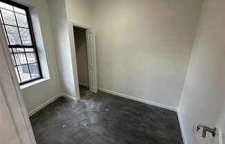 4 beds, 1 bath, $3,500