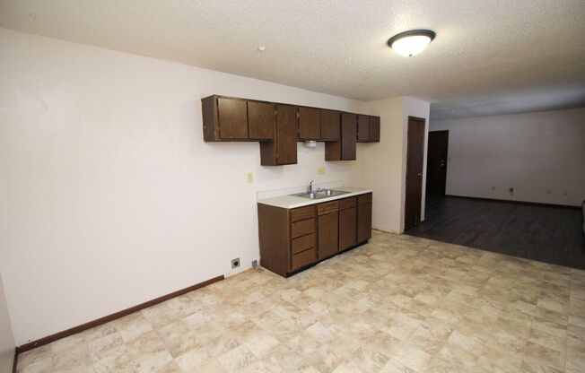 2 beds, 1 bath, $850