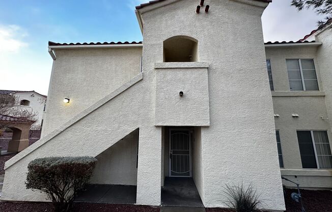 Henderson First Floor Condo - In Gated Community With Pool.