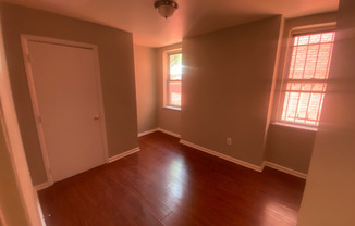 2 beds, 1 bath, $1,200