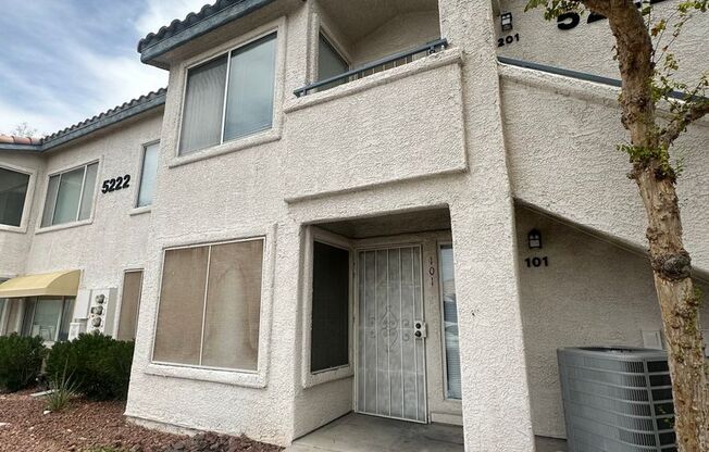 Must See 2 Bedroom Condo! Newly Renovated!