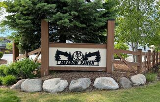 725: 4434 Meadow Ranch Ave.