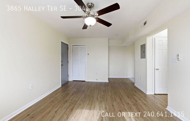 3865 HALLEY TER SE