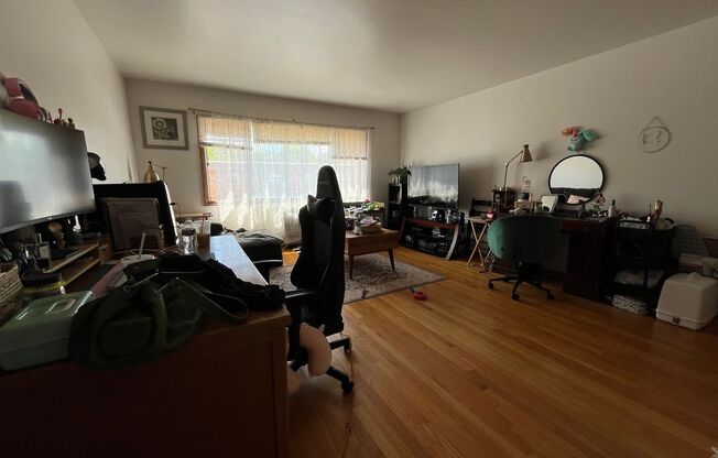 1 bed, 1 bath, $1,015, Unit 18