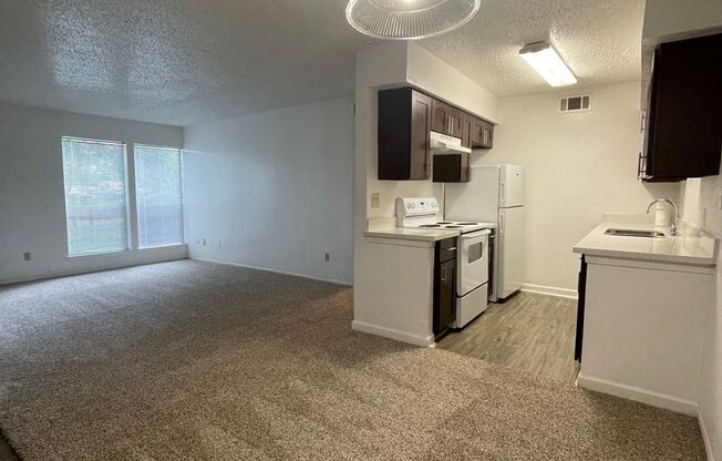 2 beds, 2 baths, 902 sqft, $1,099, Unit 147
