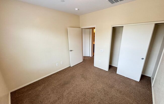 3 beds, 2 baths, $1,850, Unit UNIT 2022