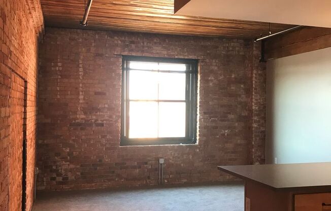 1 bed, 1 bath, 857 sqft, $1,275, Unit 225