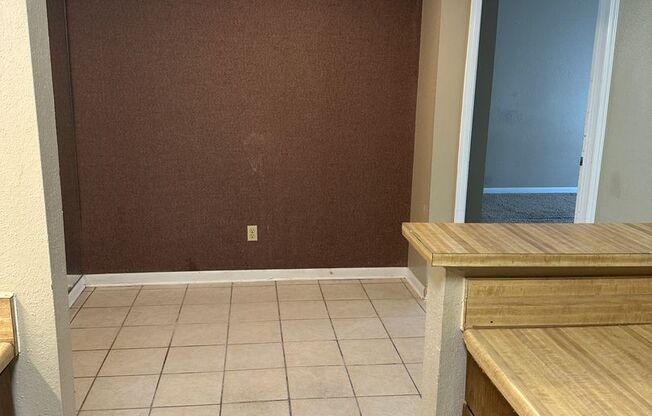 2 beds, 2 baths, $1,100, Unit # # 93 904 UO 93