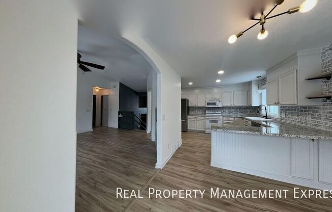 6600 W 61 ST