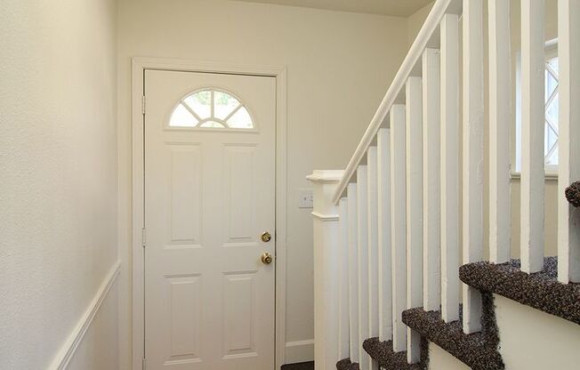UNIVERSITY LIVING - Beautiful 5 Bedroom Home in St. Johns - Next to University of Portland!